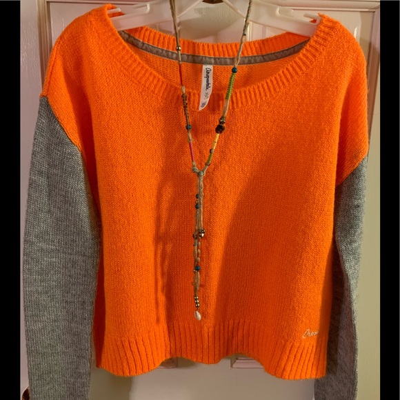 Aeropostale Colorblocked Sleeve Crew Knit Sweater - Picture 7 of 7